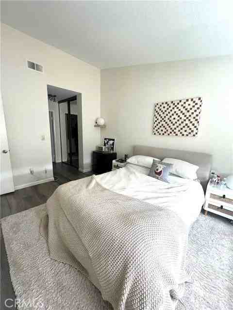 204 Greenmoor - Photo 7 of 8