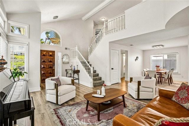 24882 Oxford Dr - Photo 2 of 8