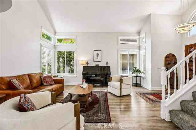 24882 Oxford Dr - Photo 3 of 8