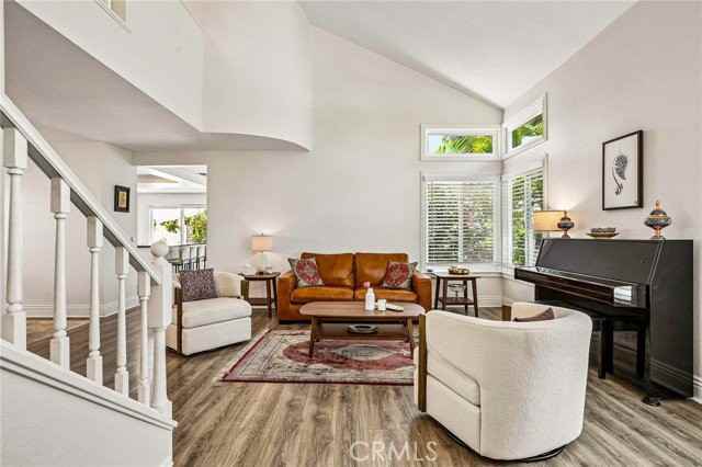24882 Oxford Dr - Photo 4 of 8