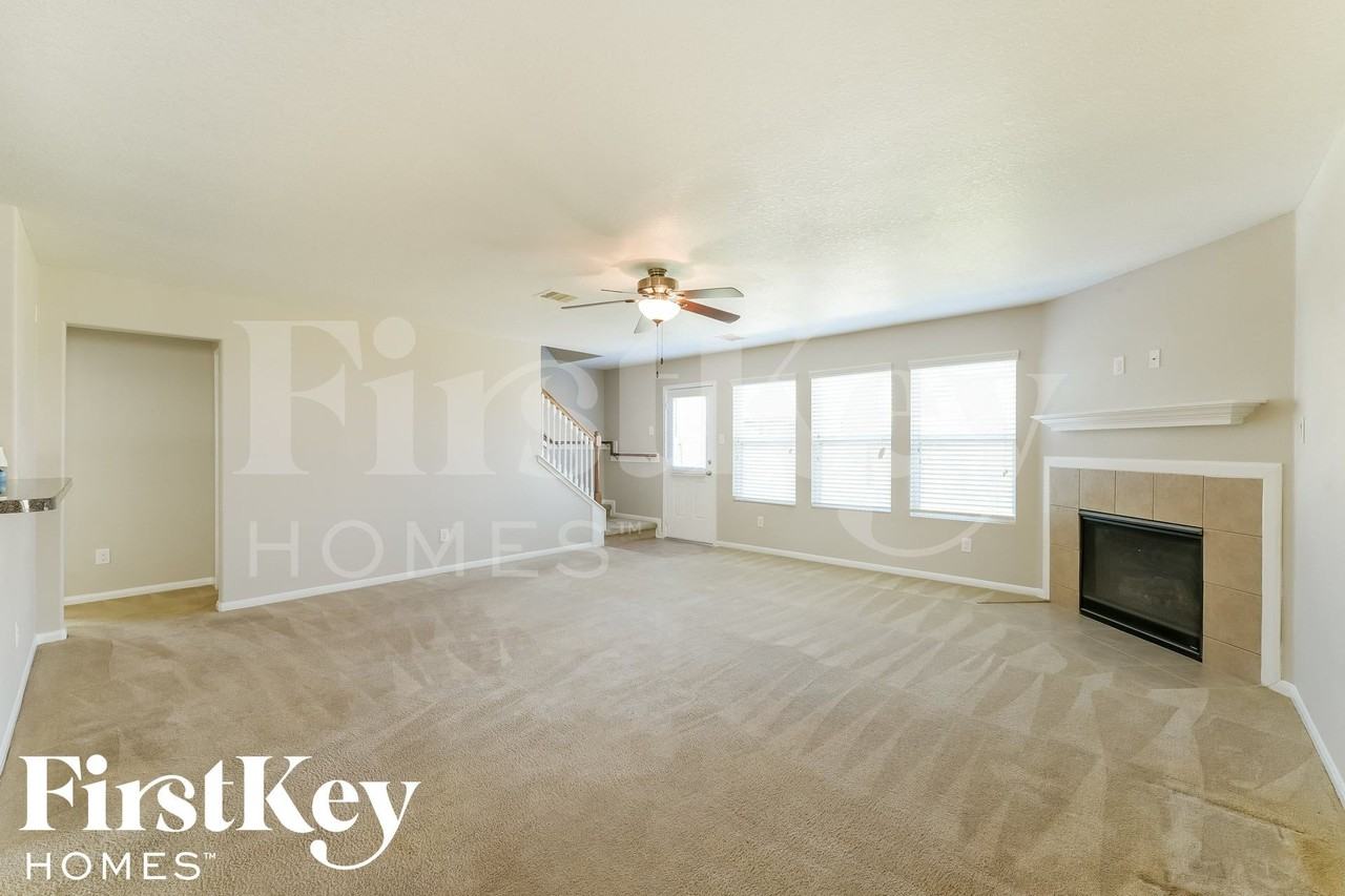9909 Hyacinth Way - Photo 3 of 15