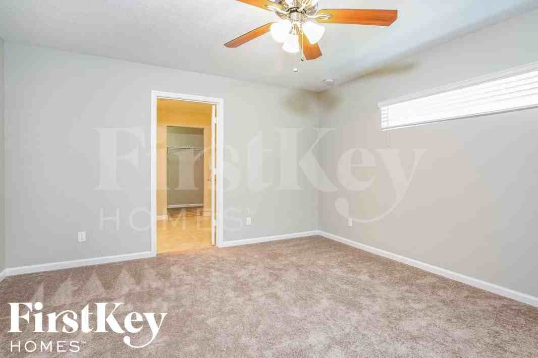 961 Sw College Park Rd - Photo 5 of 14