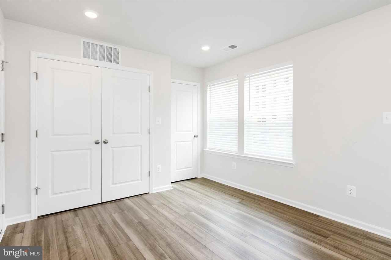 405 17th Ave - Photo 3 of 35