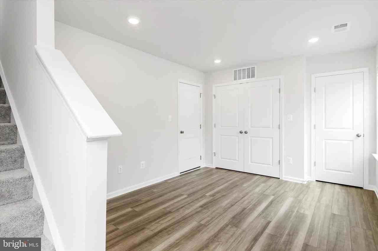 405 17th Ave - Photo 4 of 35