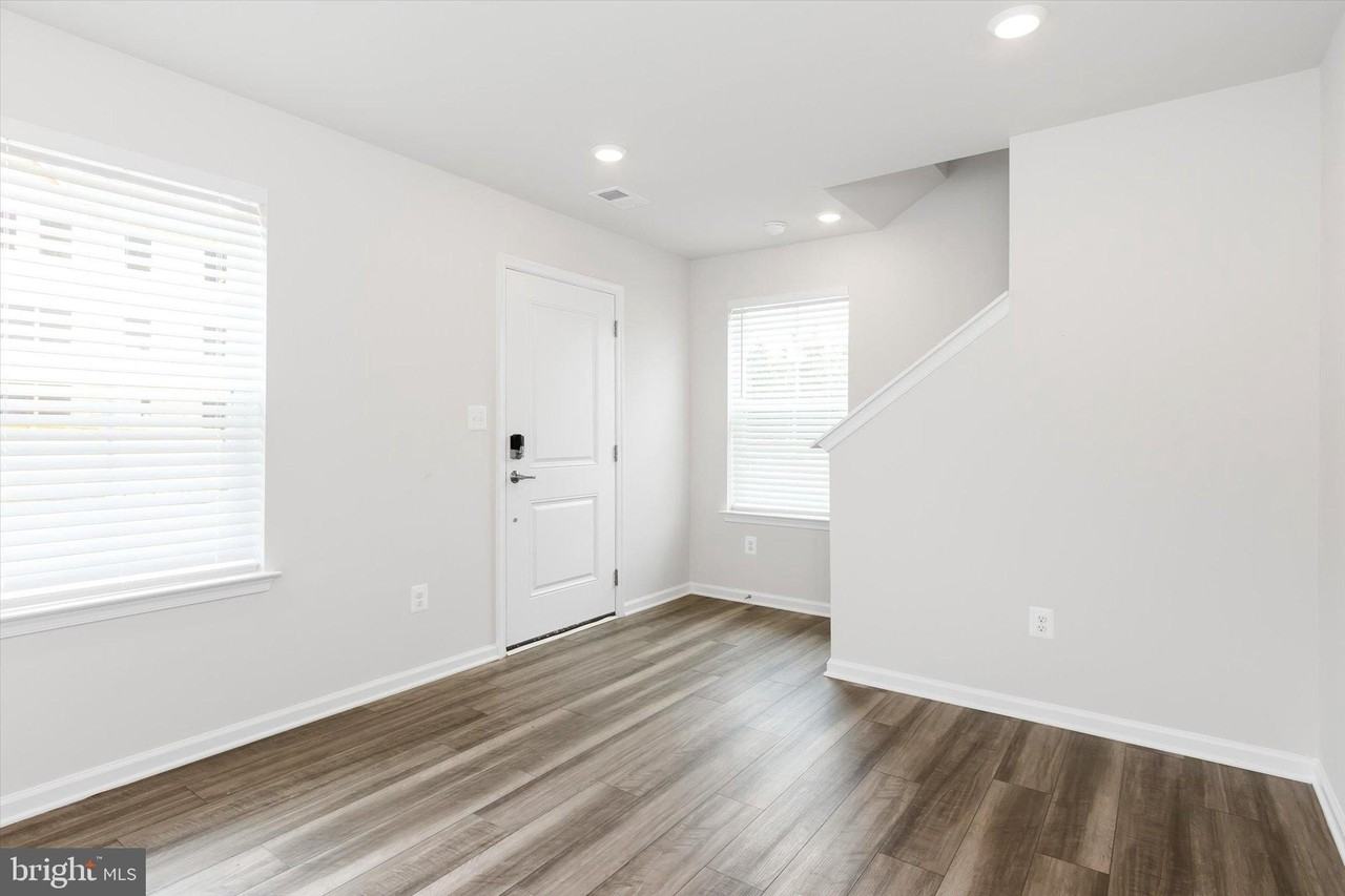 405 17th Ave - Photo 5 of 35