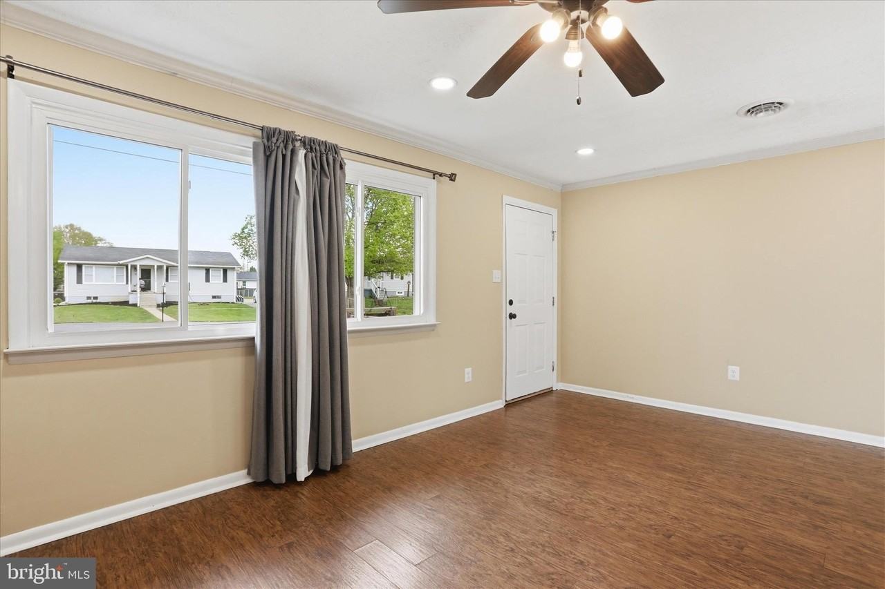105 Marl Dr - Photo 3 of 17