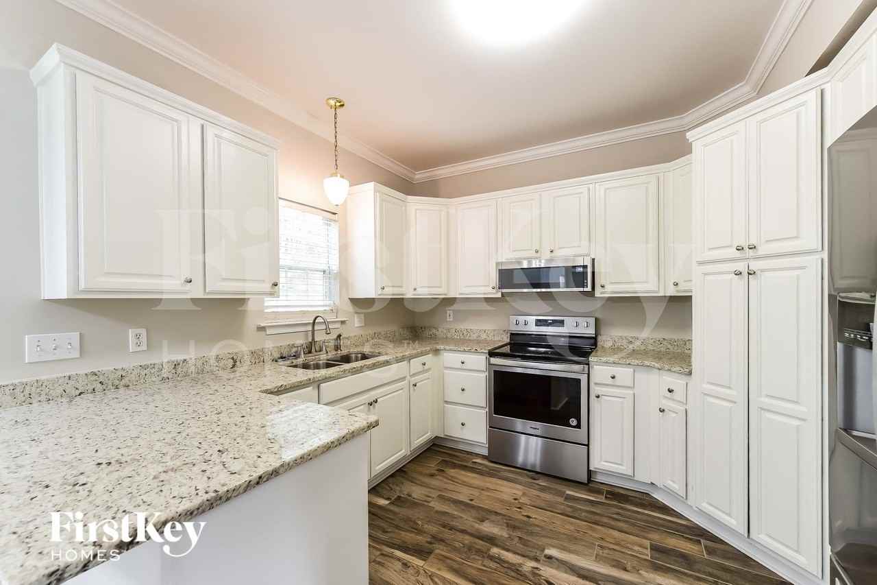 917 Jackson Cir - Photo 6 of 15