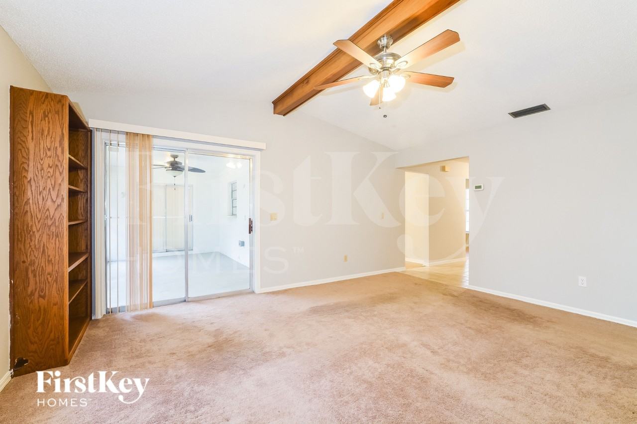 913 Sylvia Dr - Photo 6 of 16