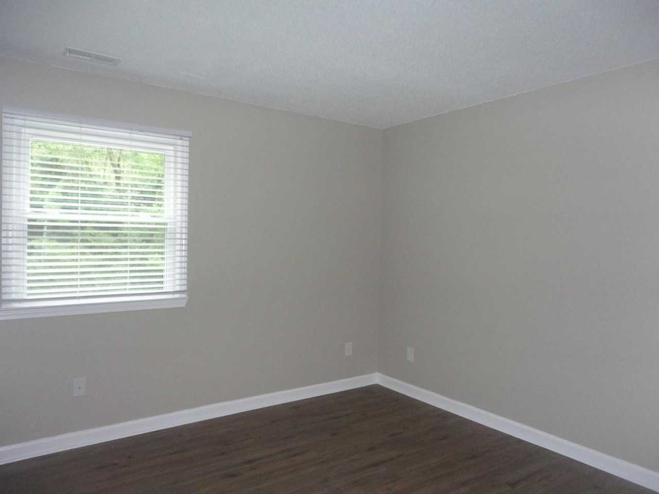 137 W Barbee St - Photo 5 of 9