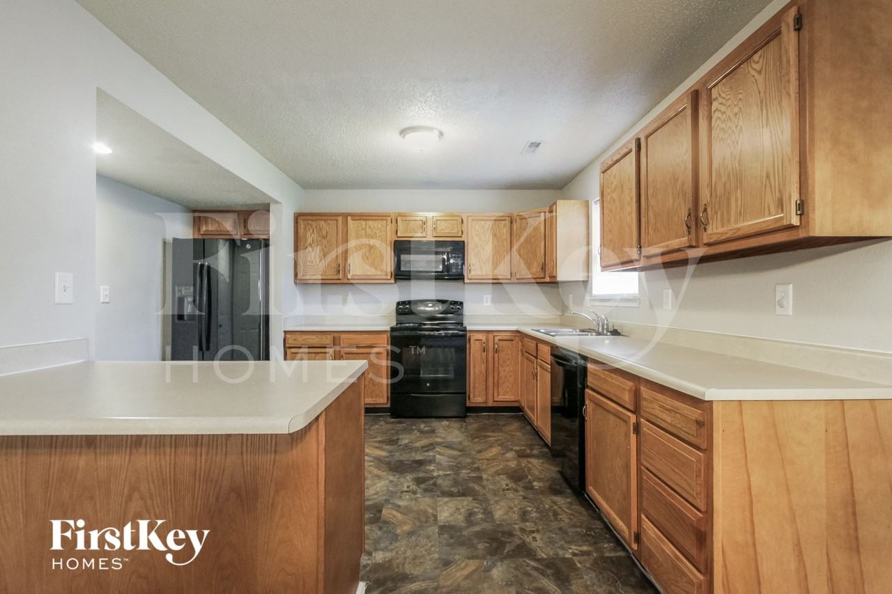 8942 Leffler Ln - Photo 3 of 18