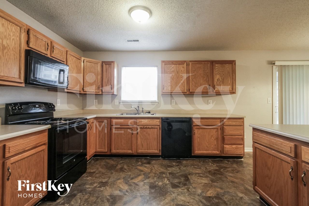 8942 Leffler Ln - Photo 4 of 18