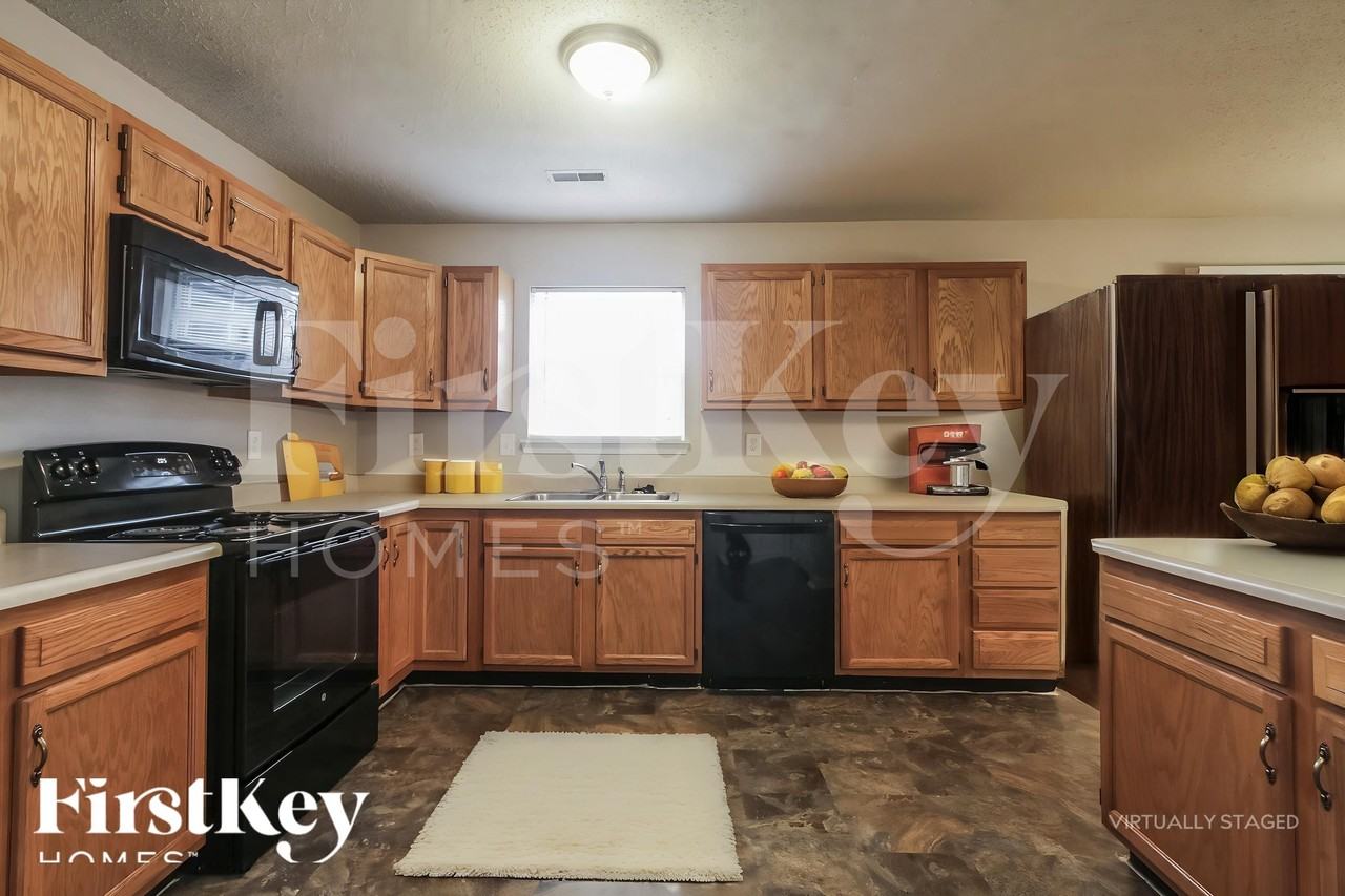 8942 Leffler Ln - Photo 5 of 18