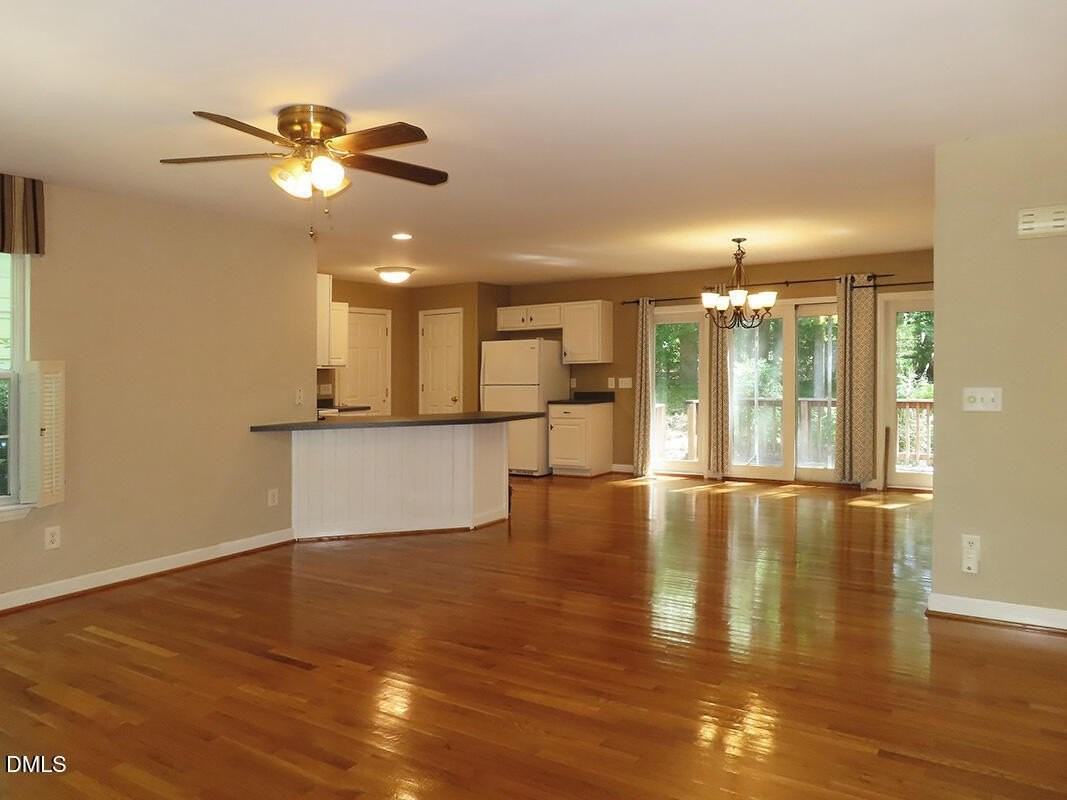 205 S English Hill Ln - Photo 3 of 21