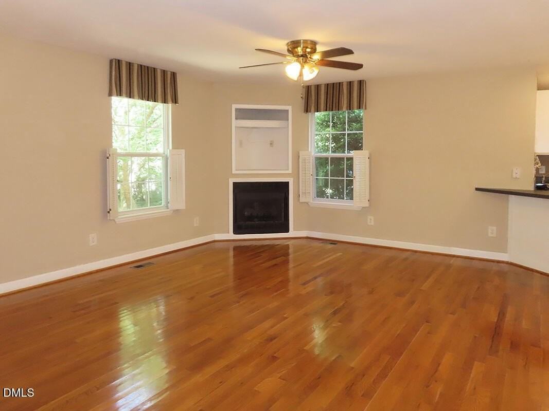 205 S English Hill Ln - Photo 4 of 21