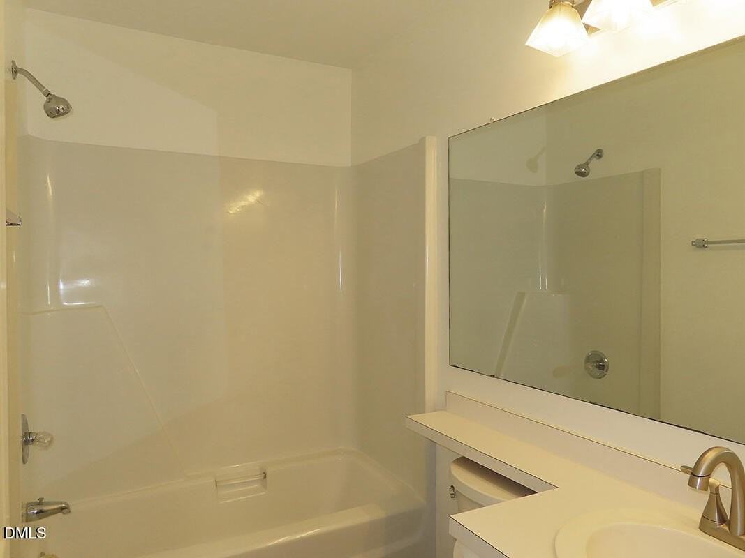 205 Standish Dr - Photo 5 of 14