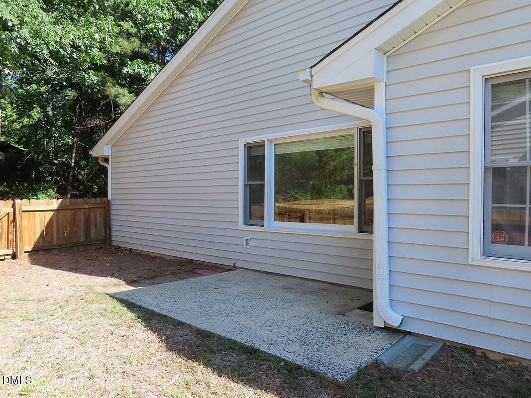 205 Standish Dr - Photo 7 of 14