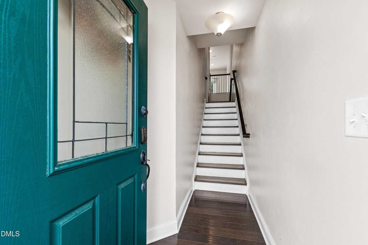 1101 Boxcar Way - Photo 3 of 27