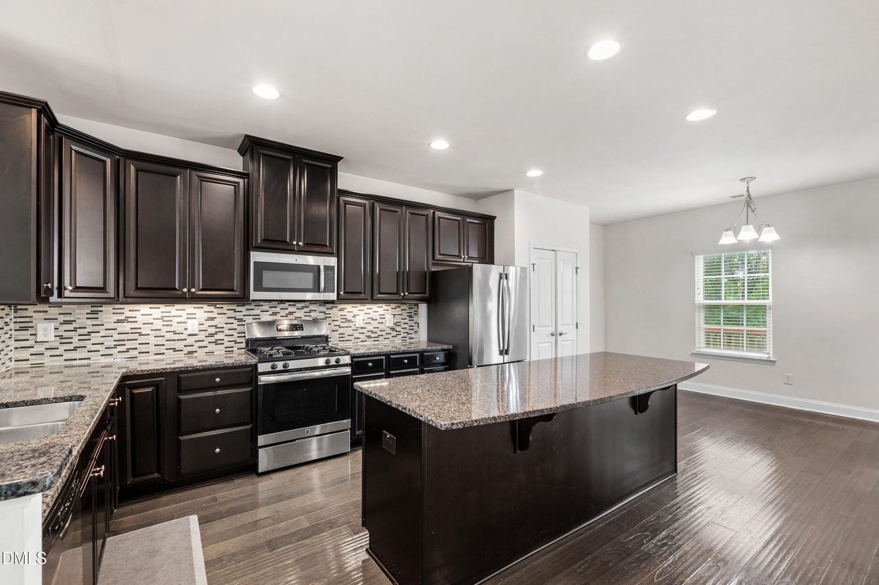 1101 Boxcar Way - Photo 4 of 27