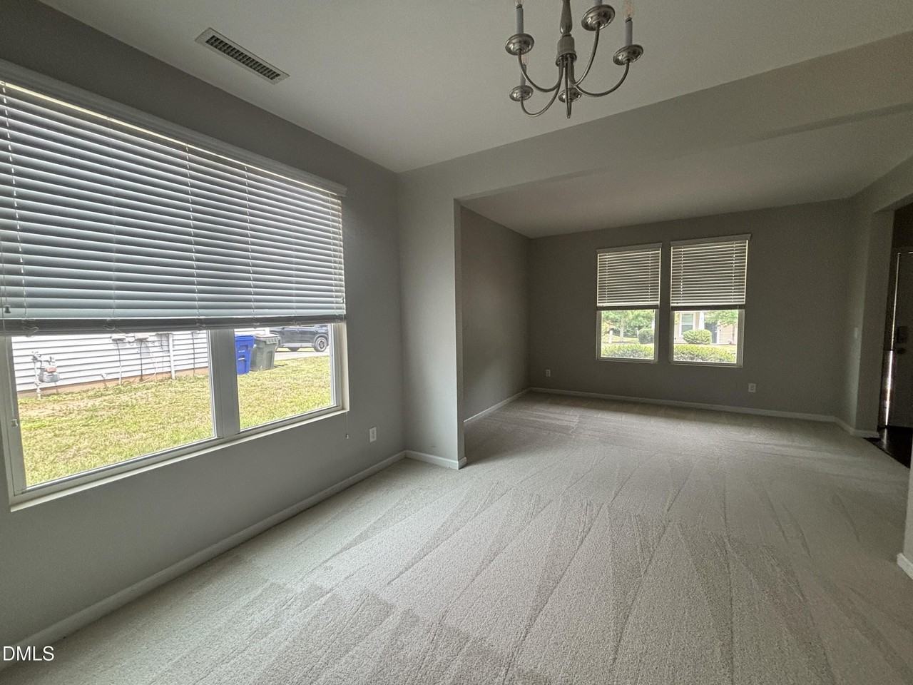 4 White Spruce Ct - Photo 3 of 50
