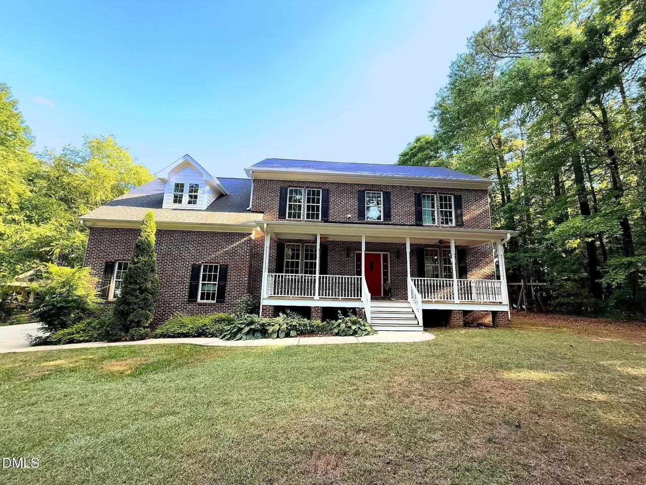 304 Dowell Dr - Photo 2 of 21