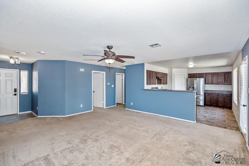 1287 S Fresno Ave - Photo 2 of 17
