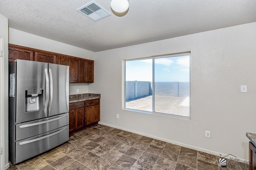 1287 S Fresno Ave - Photo 7 of 17
