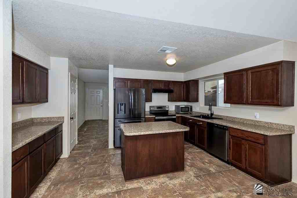 7120 E 36th Pl - Photo 7 of 26