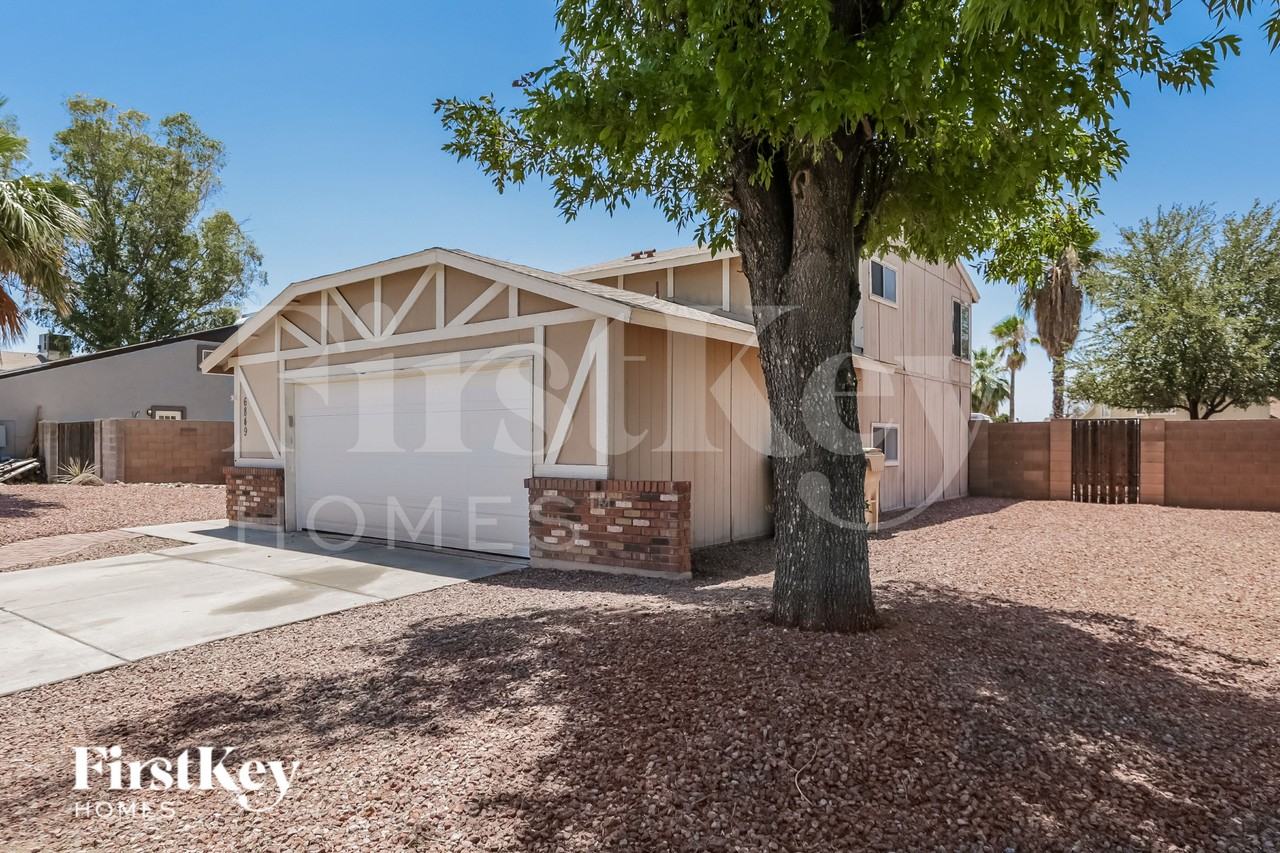 6849 W Yucca St - Photo 3 of 16