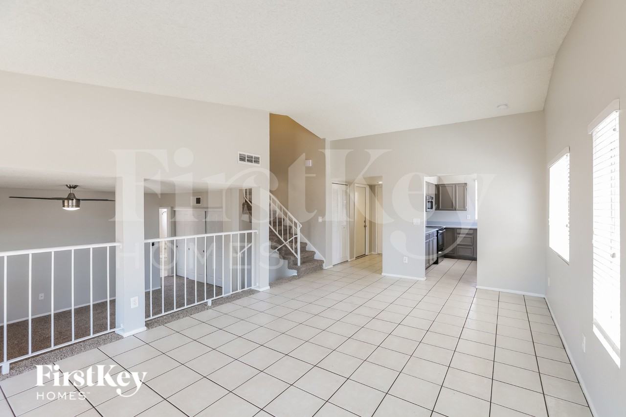 6849 W Yucca St - Photo 5 of 16
