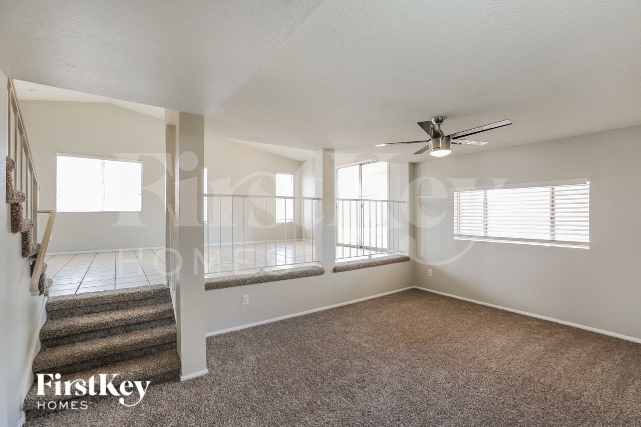 6849 W Yucca St - Photo 6 of 16
