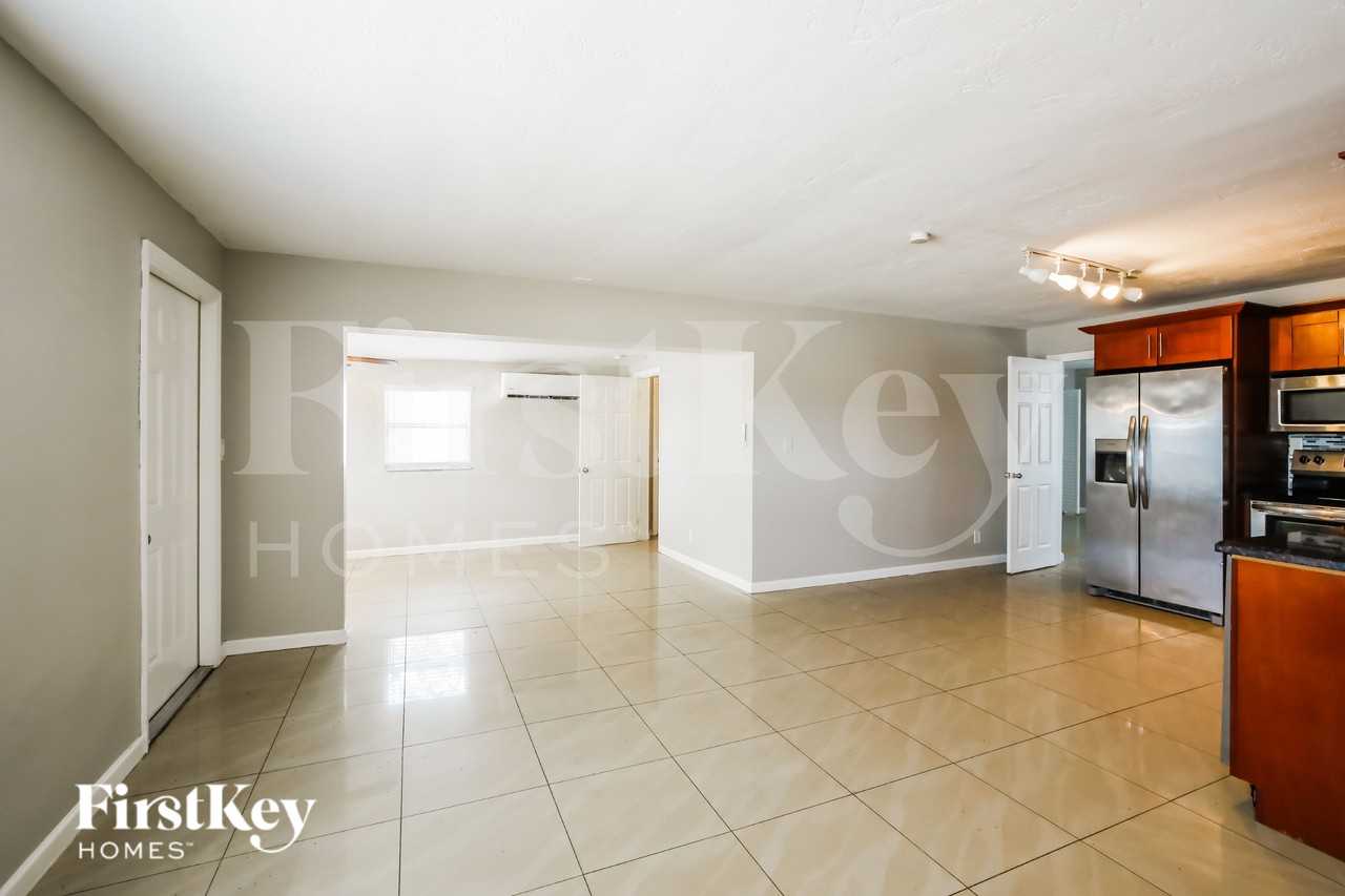 6611 Simms St - Photo 5 of 20