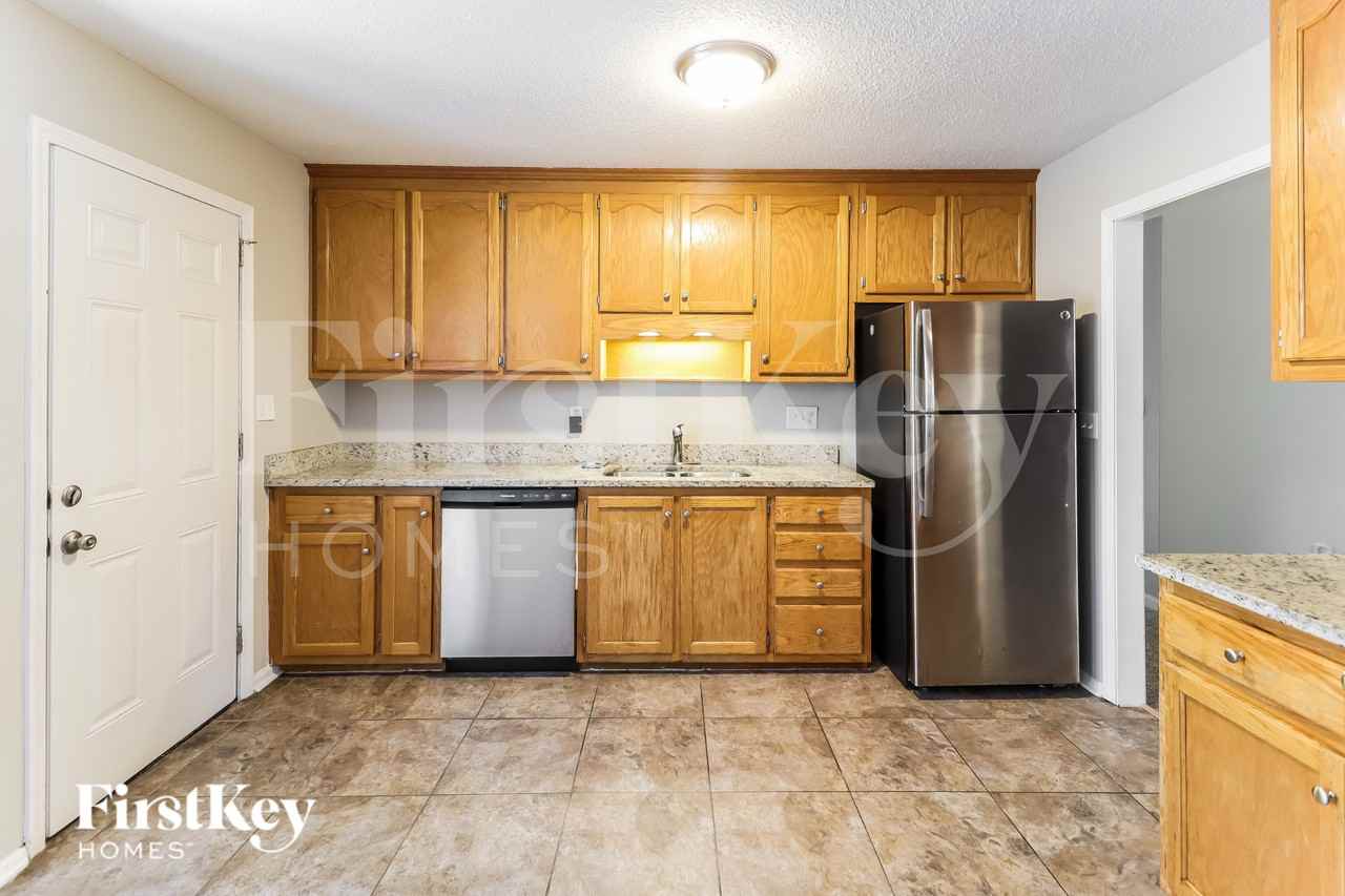 601 Carson Crest Cir - Photo 7 of 15