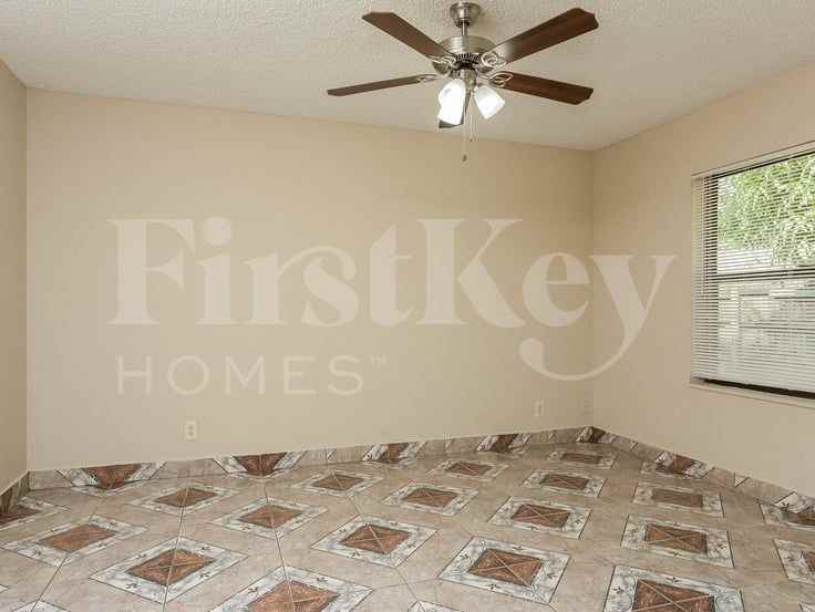 5990 Ithaca Cir W - Photo 6 of 13
