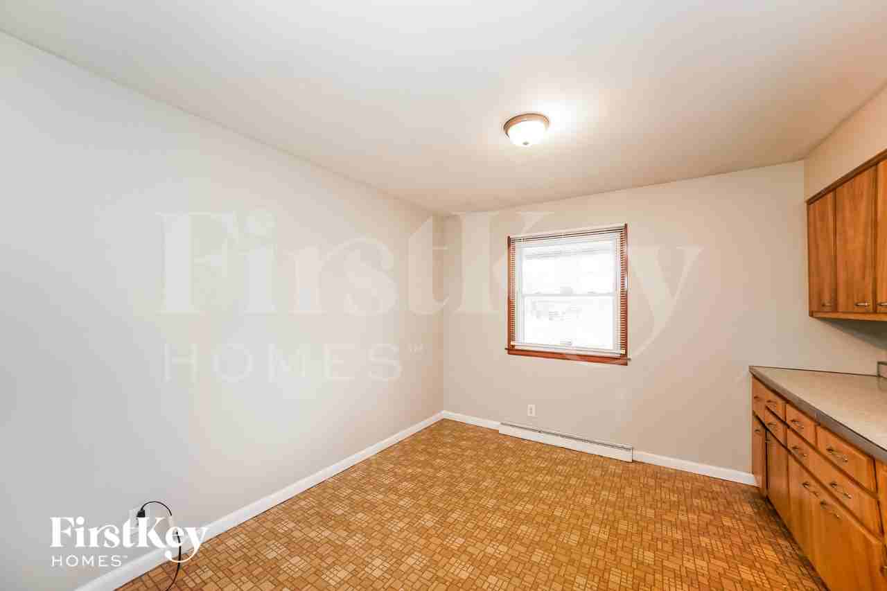 5909 Nash Ln - Photo 5 of 15