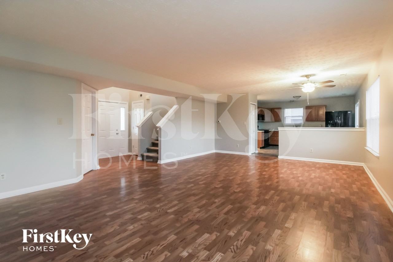 5313 Waterton Lakes Dr - Photo 2 of 15