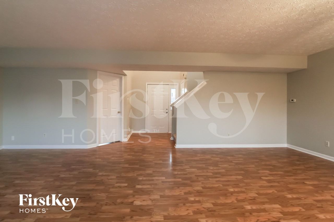 5313 Waterton Lakes Dr - Photo 3 of 15