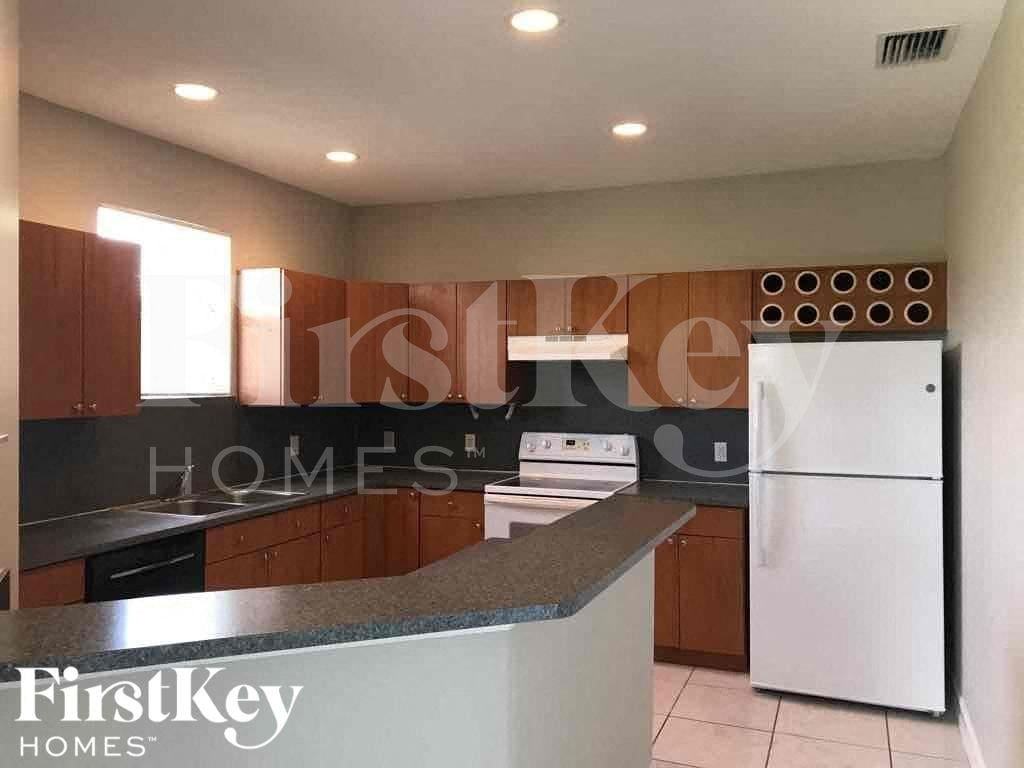 4115 10th St Sw - Photo 5 of 18