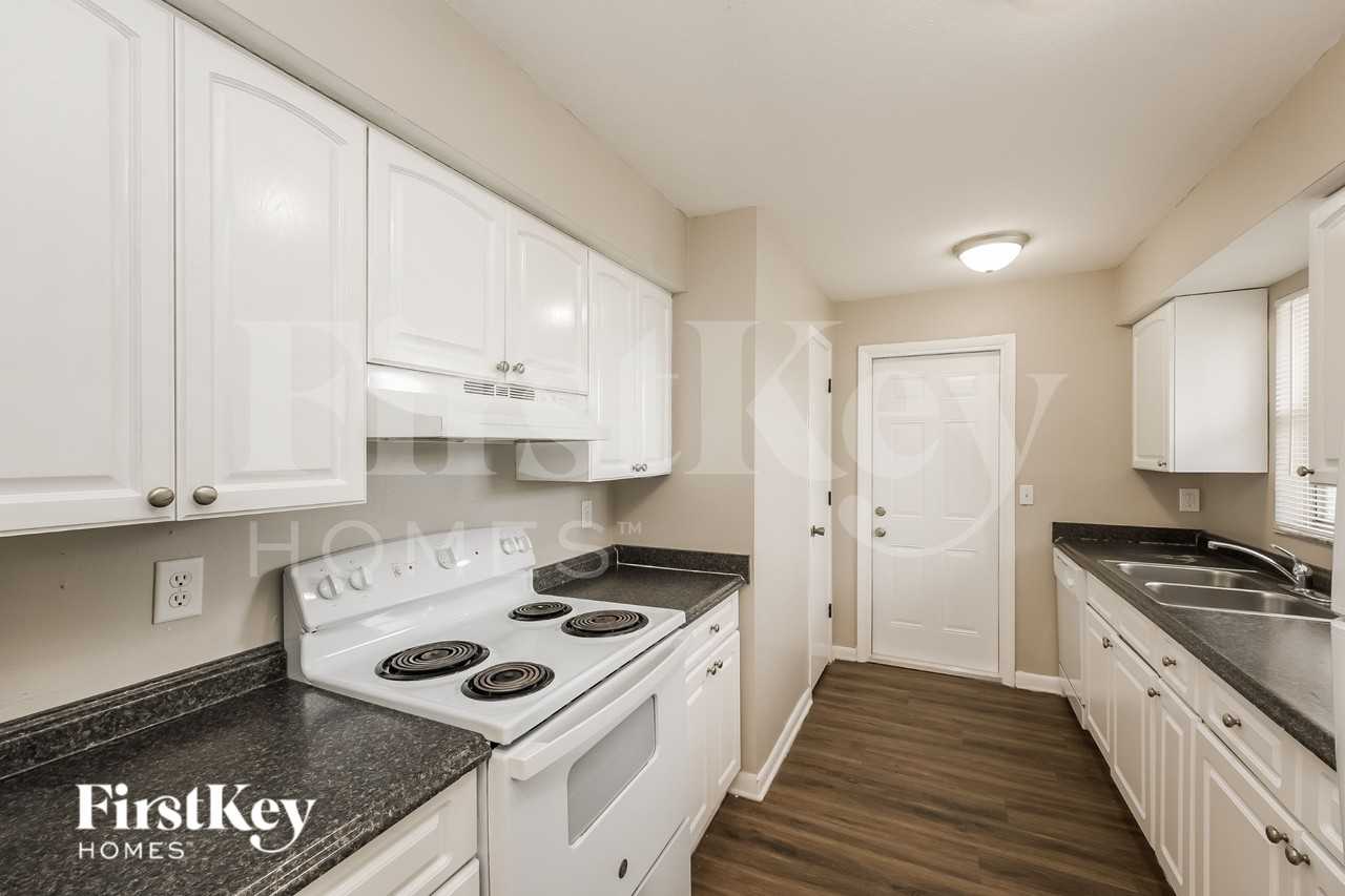 409 Se 4th Ter - Photo 6 of 16