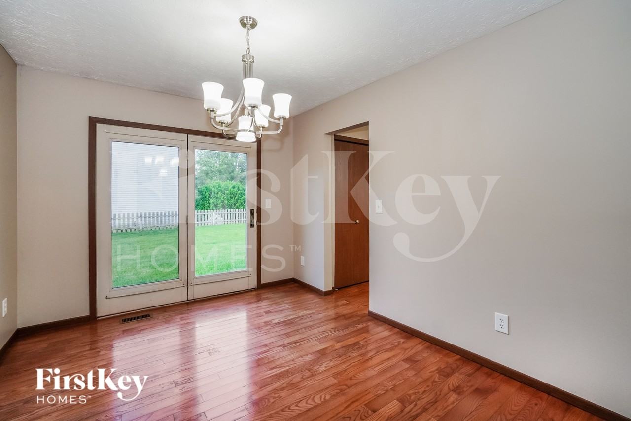 4033 Erin Ln - Photo 4 of 16