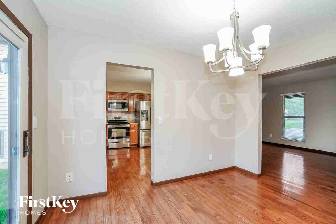 4033 Erin Ln - Photo 5 of 16