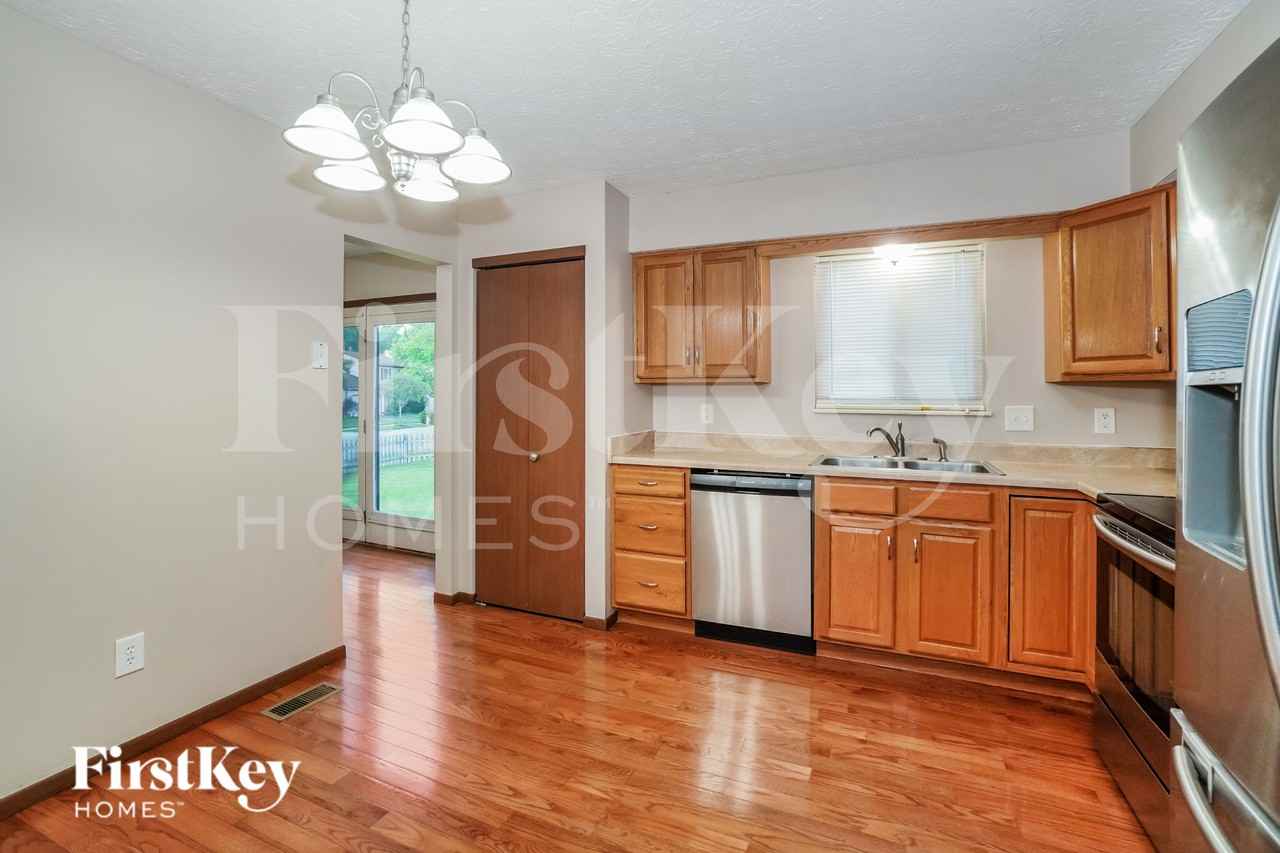 4033 Erin Ln - Photo 6 of 16