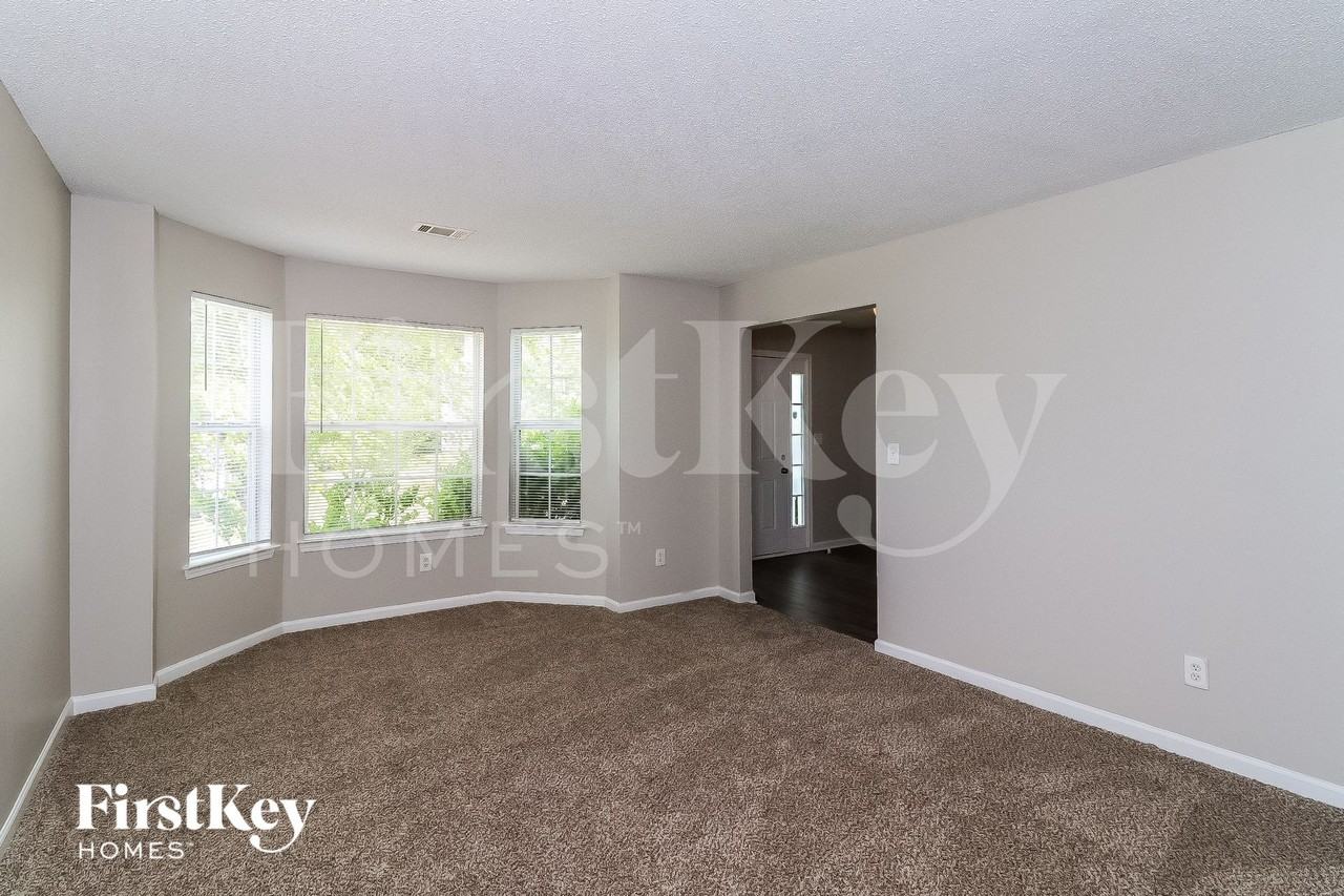 3626 Lower Creek Dr - Photo 2 of 15