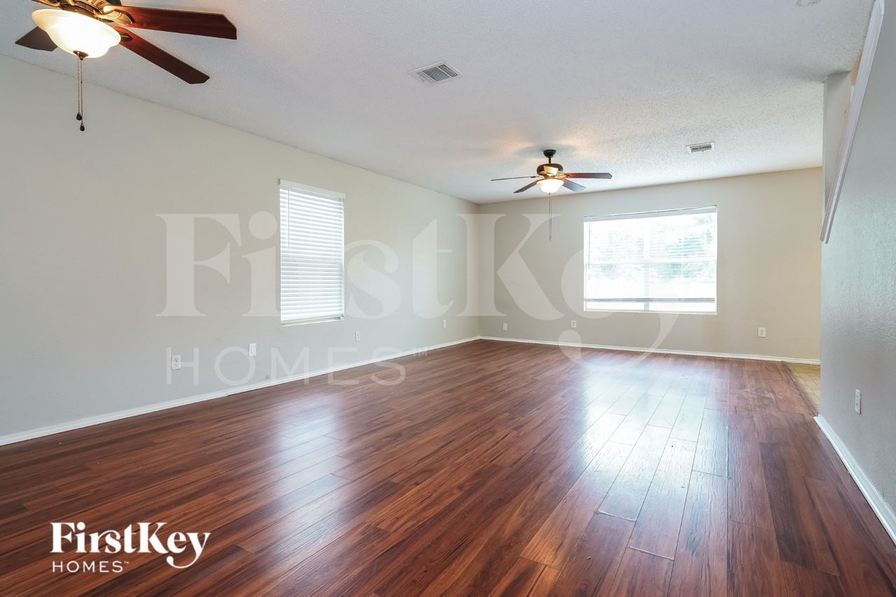 3356 Mojave Dr - Photo 3 of 20
