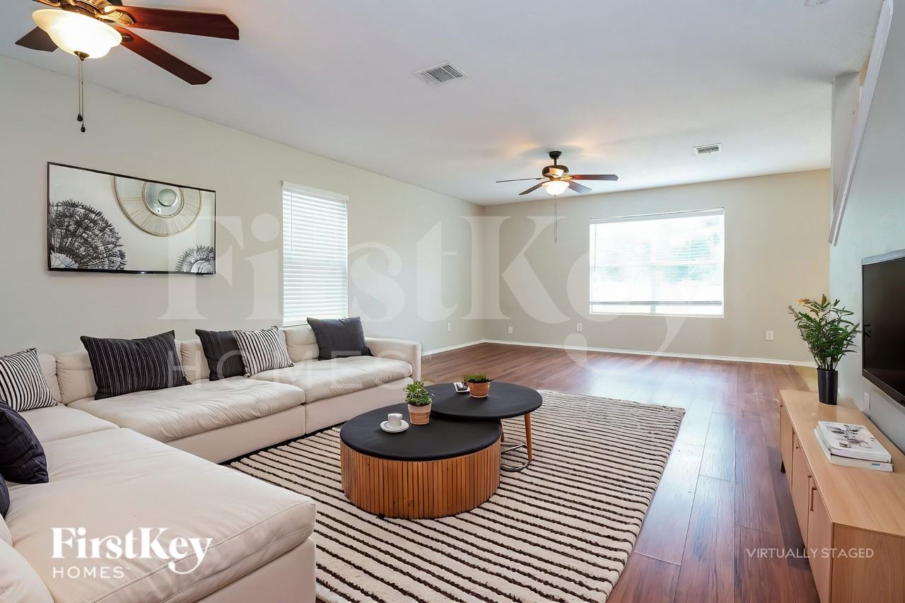 3356 Mojave Dr - Photo 4 of 20