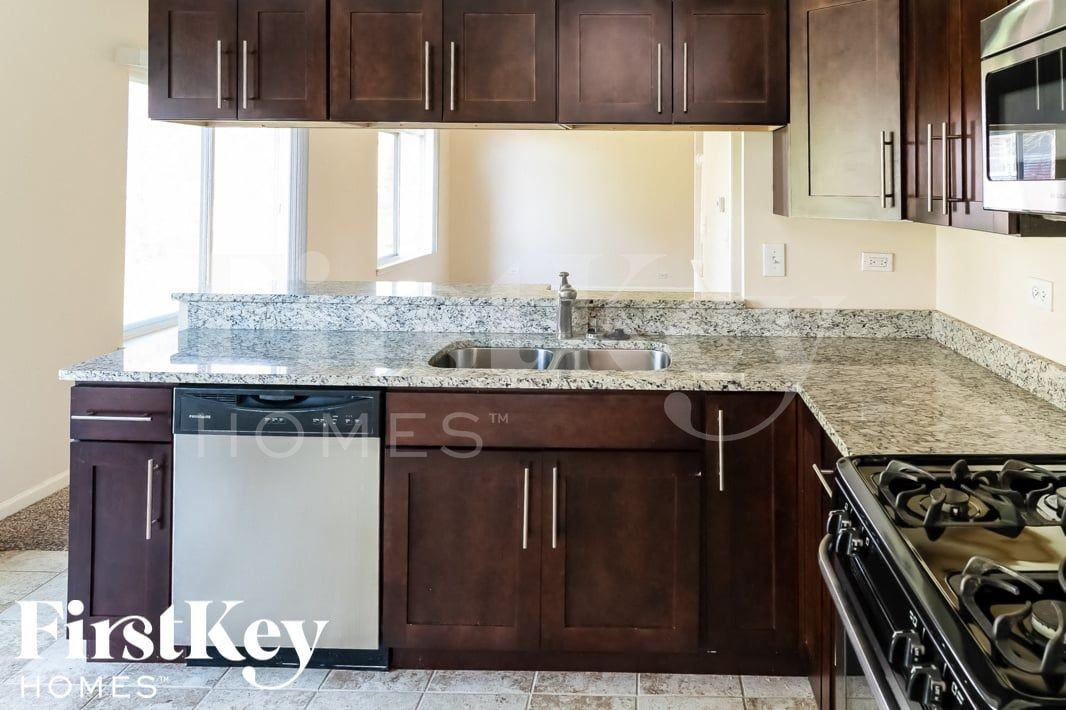 2406 Aspen Dr - Photo 6 of 15