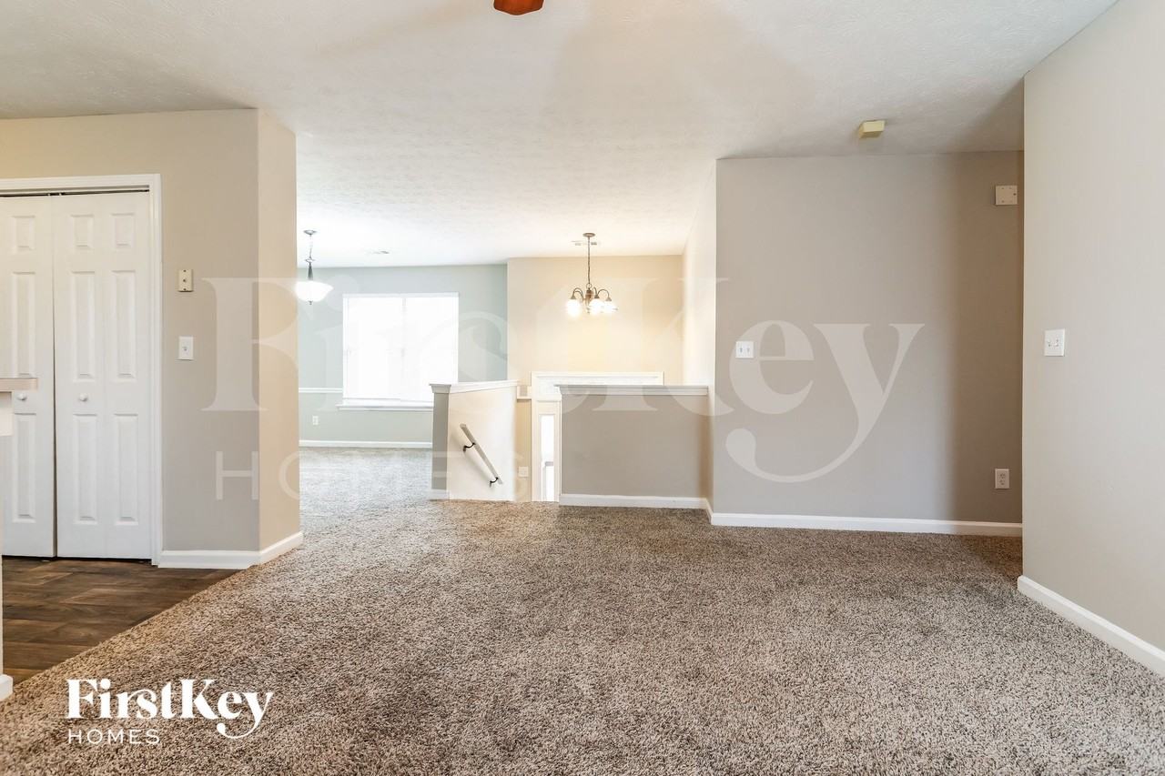204 Whistleville Ct - Photo 3 of 15