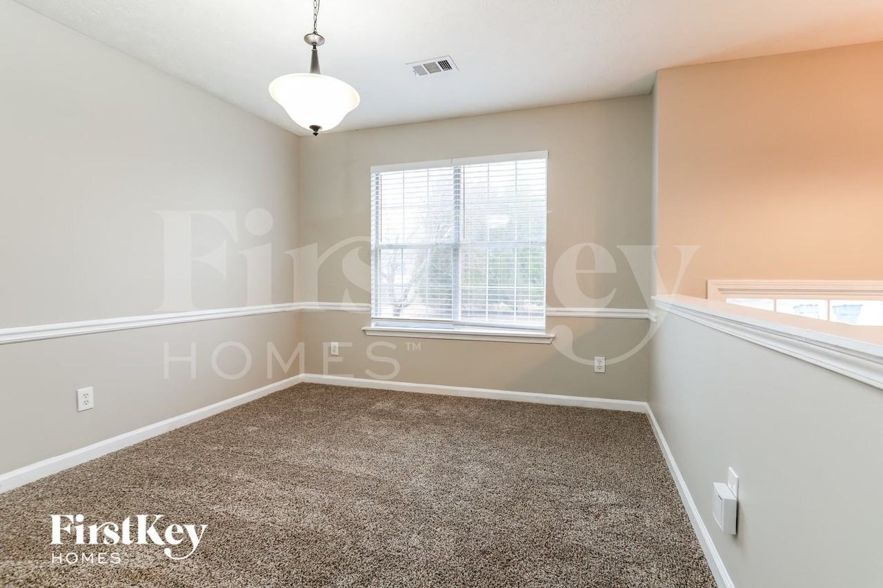 204 Whistleville Ct - Photo 4 of 15