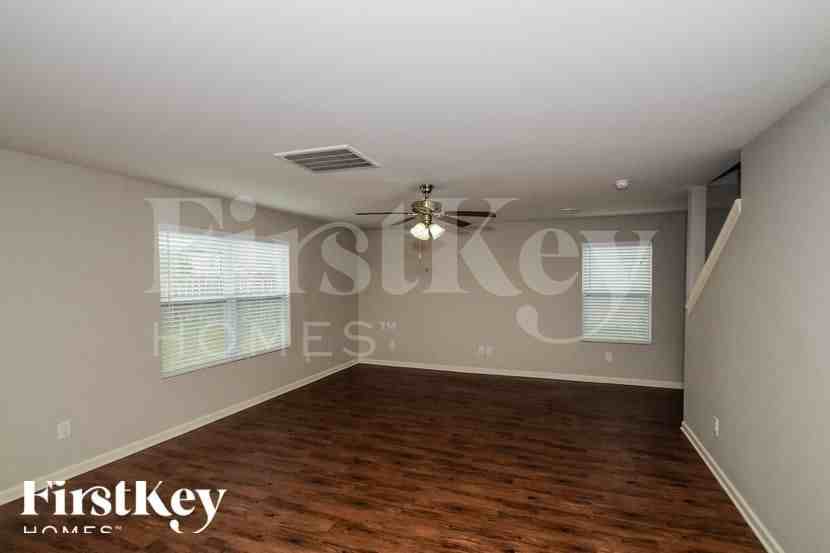 166 Rosegate Dr - Photo 2 of 15