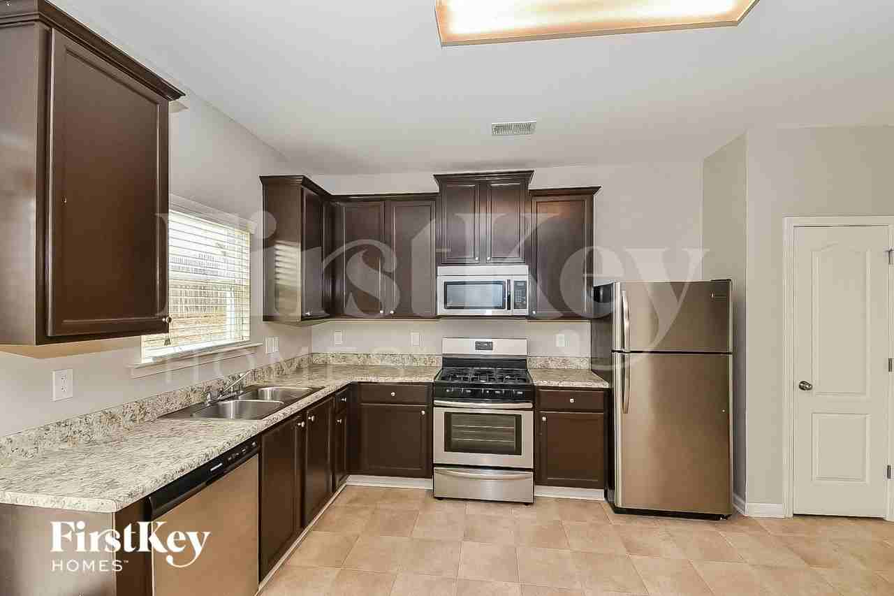 166 Hill Side Way - Photo 5 of 15