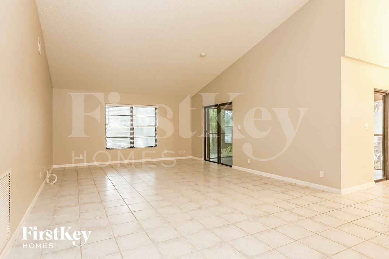 1647 Swter - Photo 4 of 15